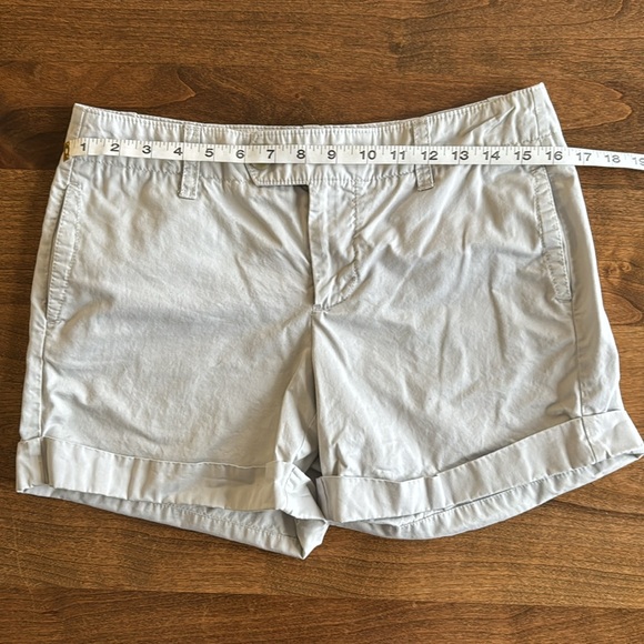 Gap khaki shorts - Picture 3 of 8